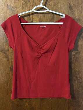 Old Navy Red Short Sleeve V-Neck Top with Ruched Front